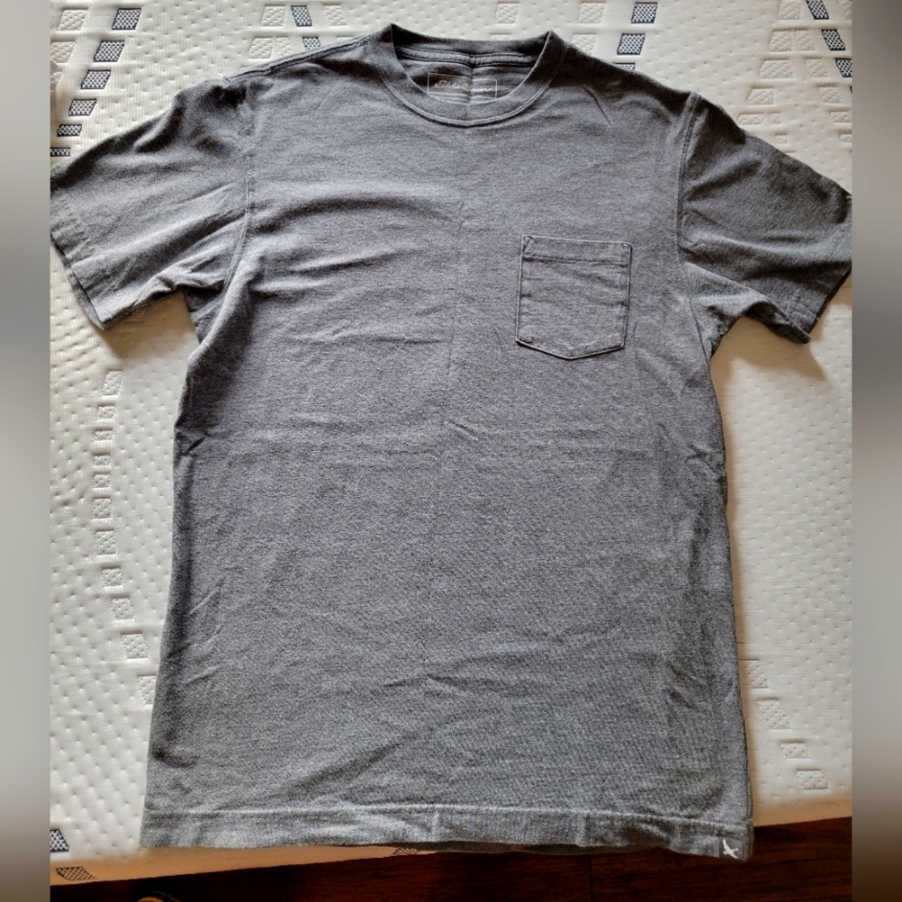 Eddie Bauer t-shirt with pocket